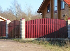 Забор на ленточном фундаменте